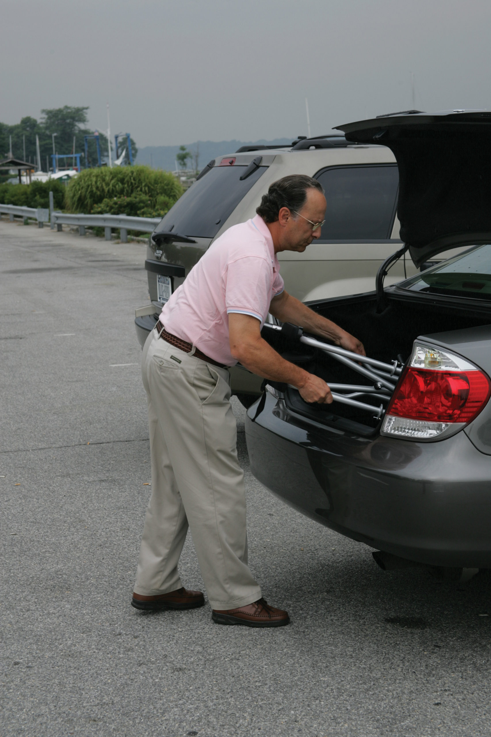 Drive Medical Flyweight Lightweight Transport Wheelchair with Removable Wheels - Image 5