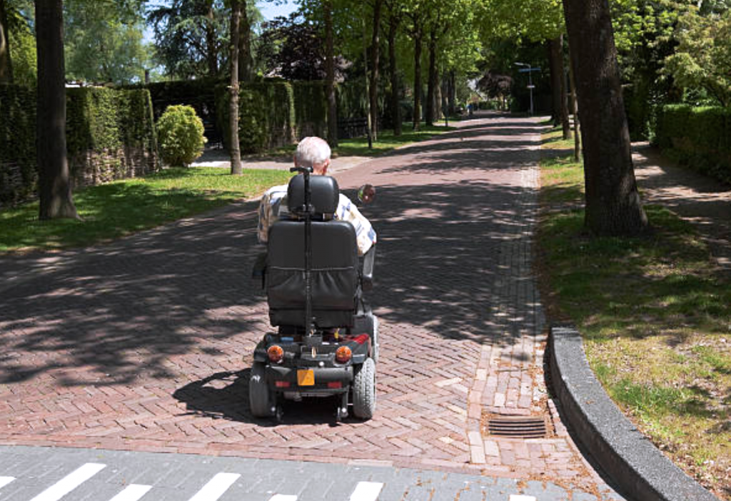 Mobility scooter blog image purchasing guide for power scooter